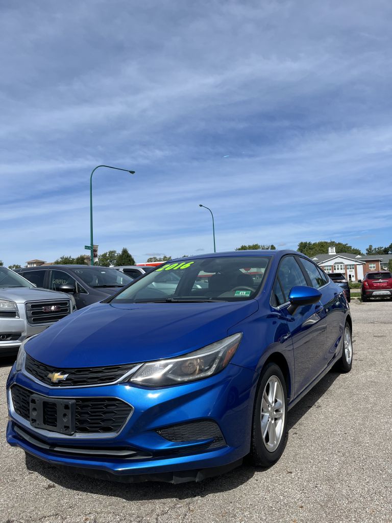 Photo 3 of this CHEVROLET CRUZE