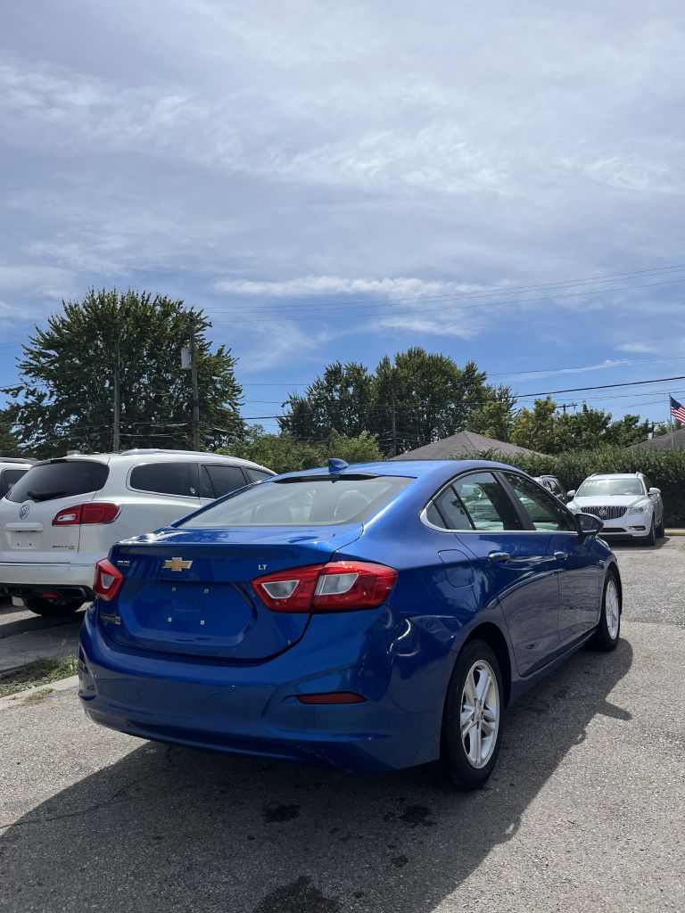 Photo 6 of this CHEVROLET CRUZE