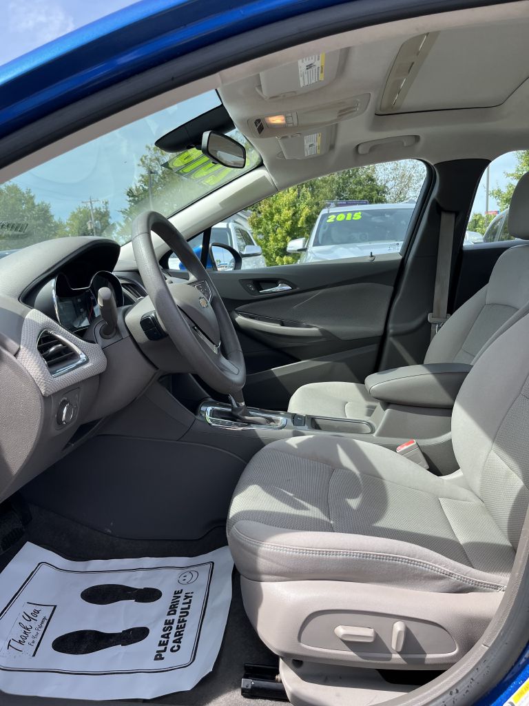 Photo 12 of this CHEVROLET CRUZE