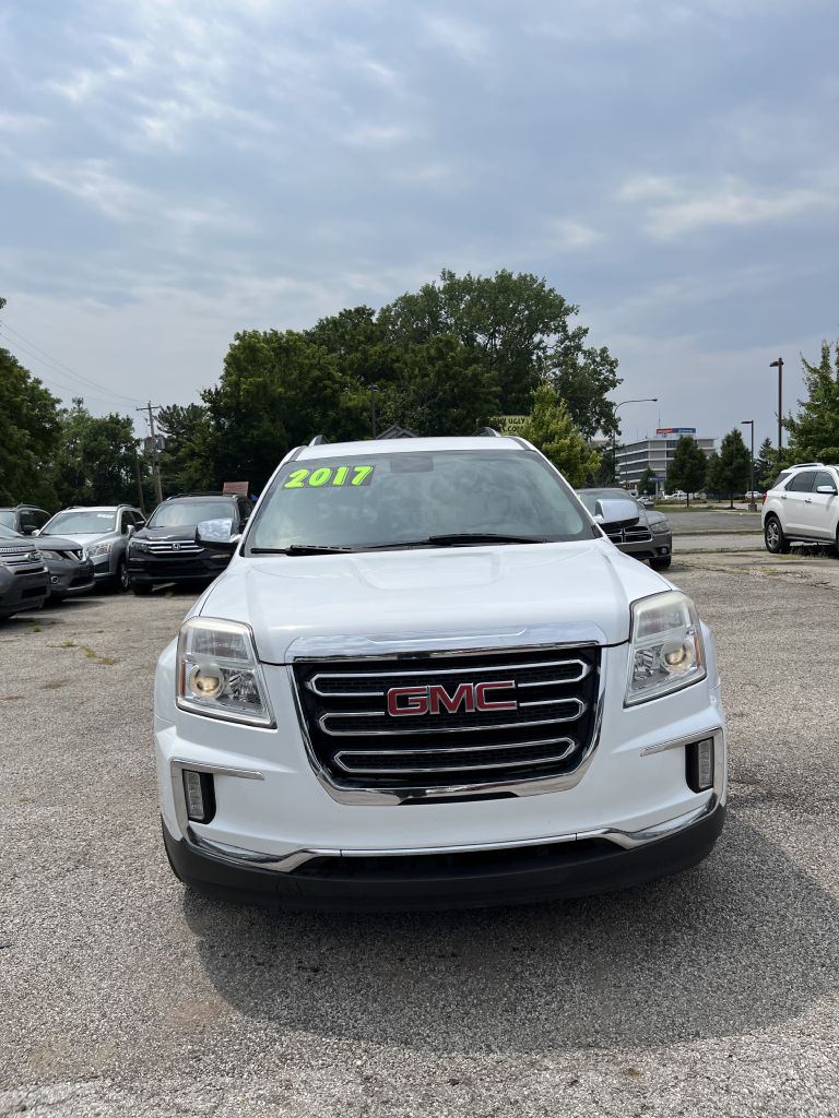 Photo 2 of this GMC TERRAIN