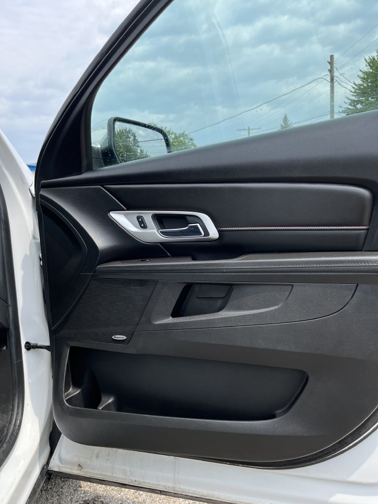 Photo 8 of this GMC TERRAIN