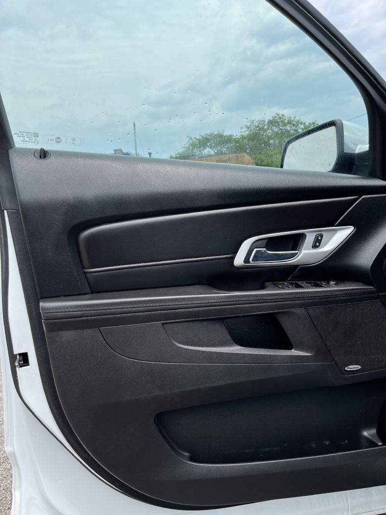 Photo 15 of this GMC TERRAIN
