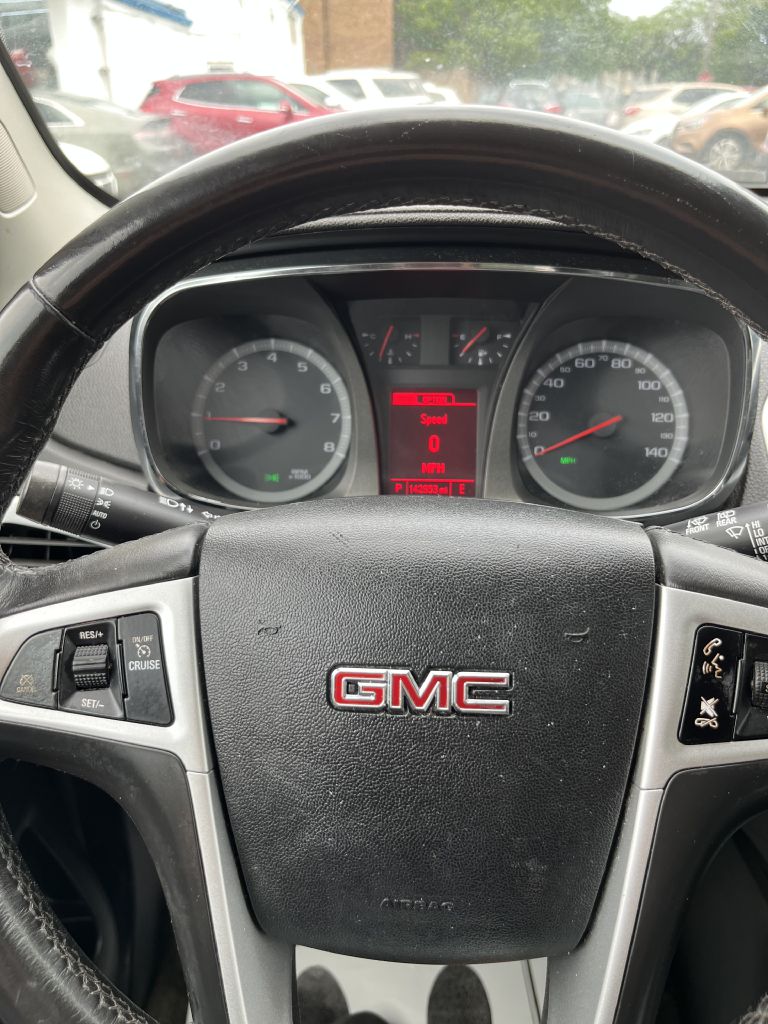 Photo 18 of this GMC TERRAIN