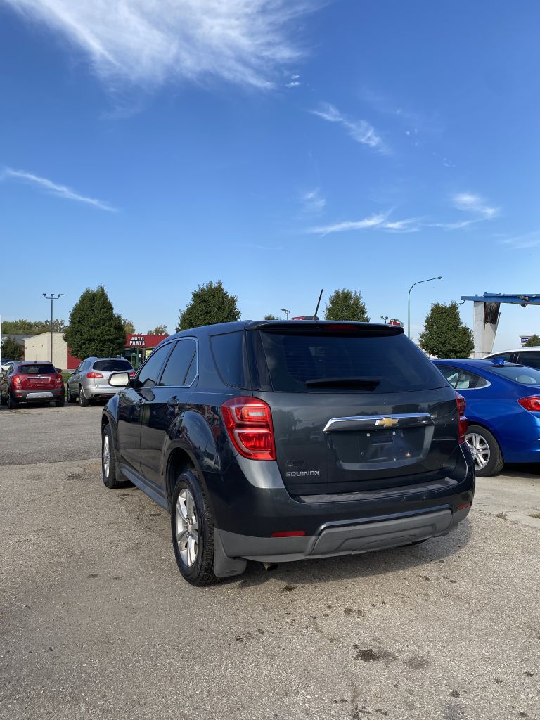 Photo 2 of this CHEVROLET EQUINOX