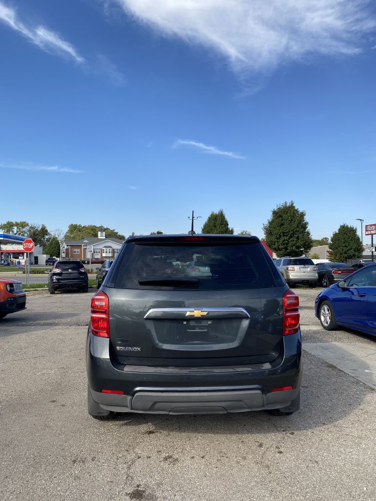 Photo 3 of this CHEVROLET EQUINOX