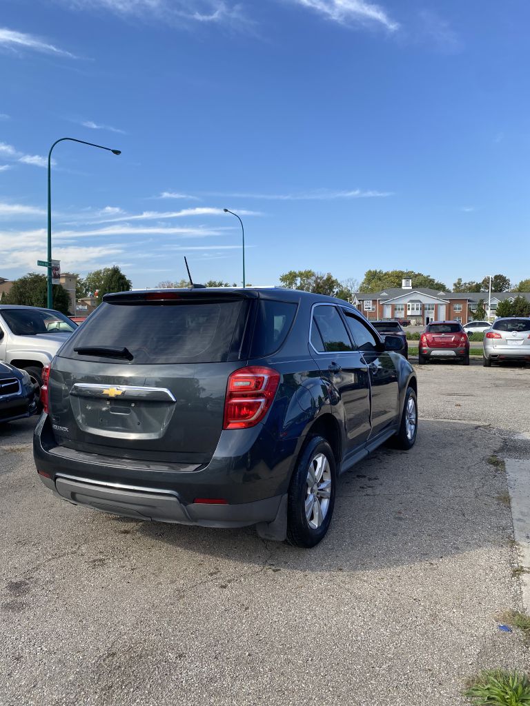 Photo 4 of this CHEVROLET EQUINOX