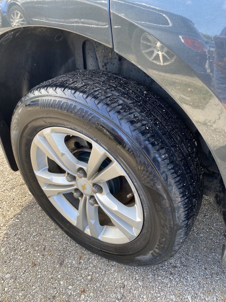 Photo 5 of this CHEVROLET EQUINOX