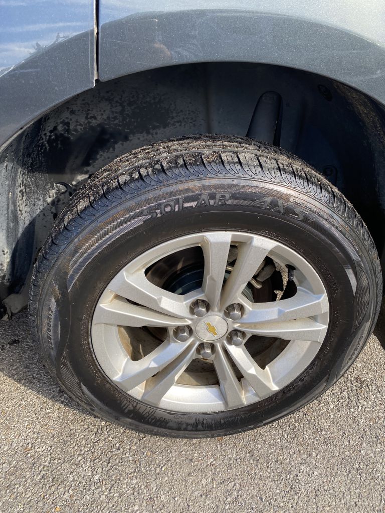 Photo 8 of this CHEVROLET EQUINOX