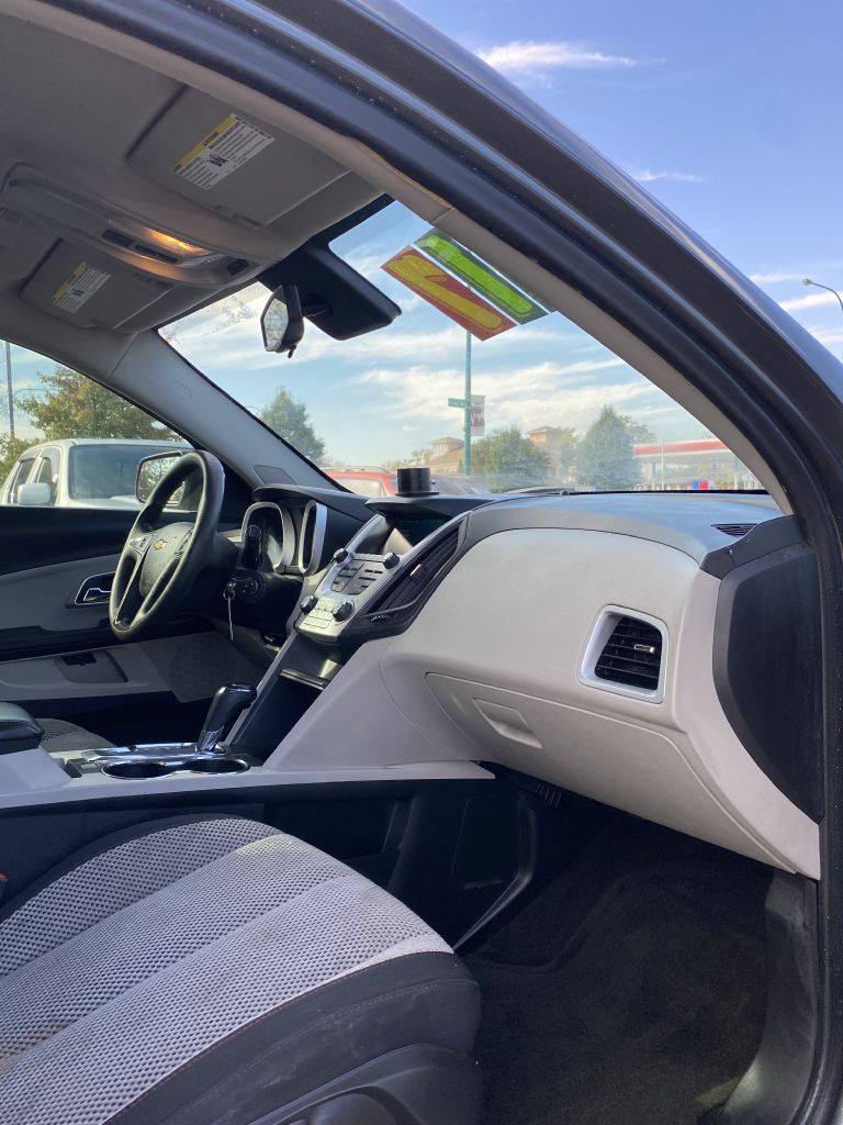 Photo 9 of this CHEVROLET EQUINOX