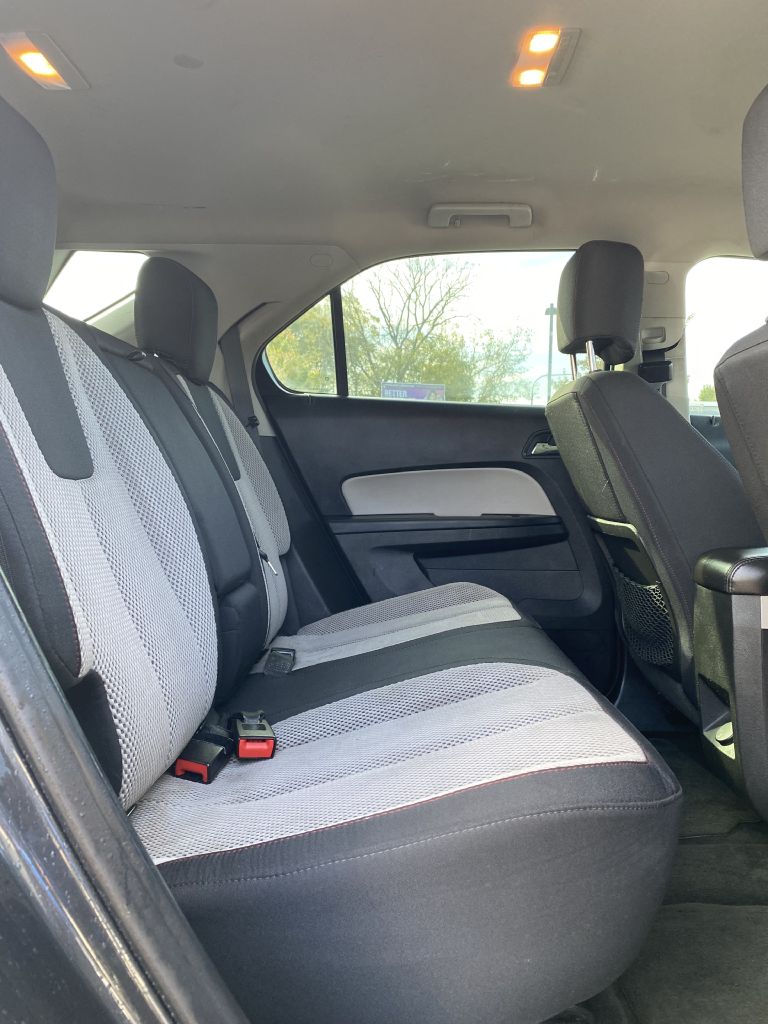 Photo 10 of this CHEVROLET EQUINOX