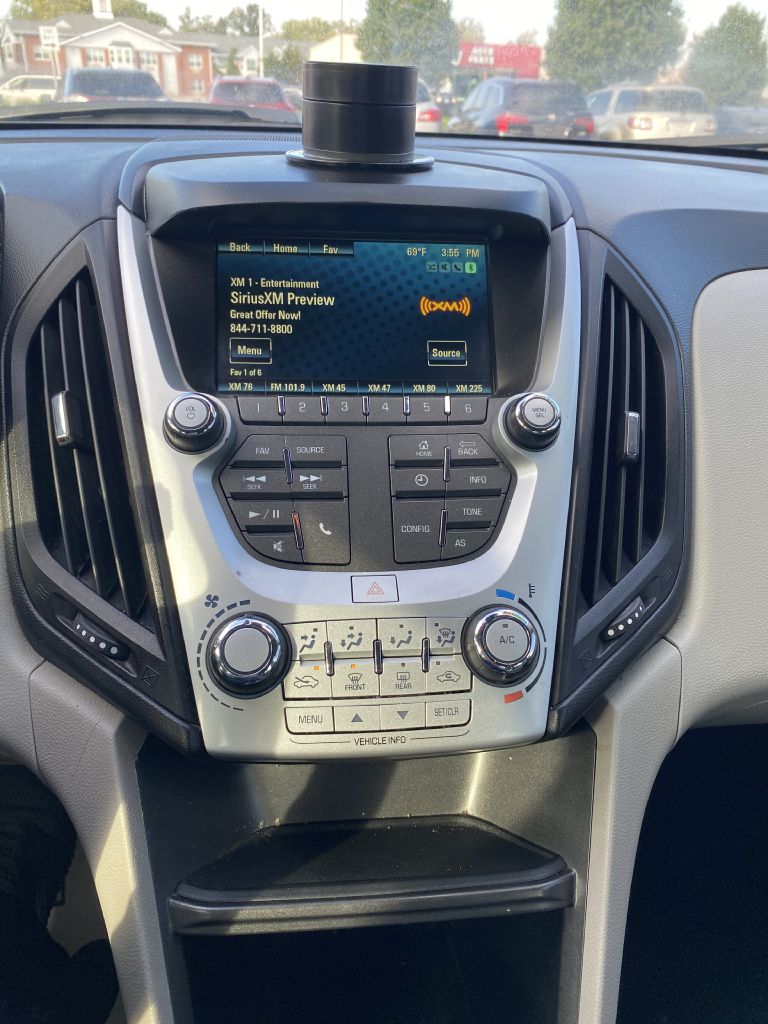 Photo 14 of this CHEVROLET EQUINOX
