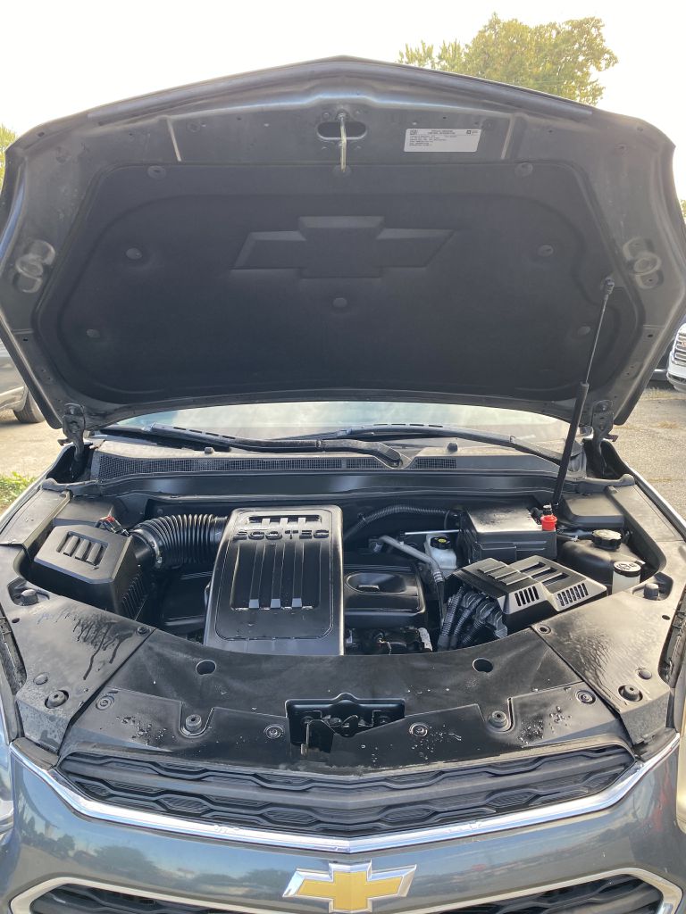 Photo 17 of this CHEVROLET EQUINOX