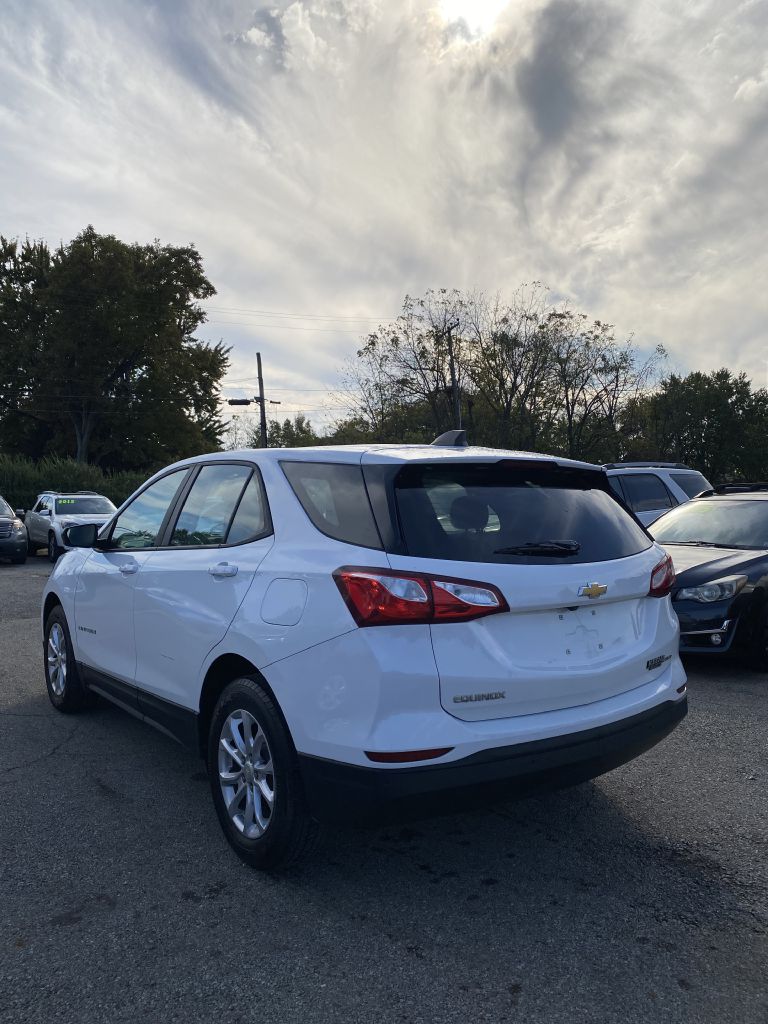 Photo 4 of this CHEVROLET EQUINOX