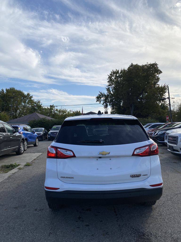 Photo 5 of this CHEVROLET EQUINOX