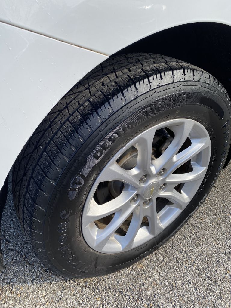 Photo 7 of this CHEVROLET EQUINOX