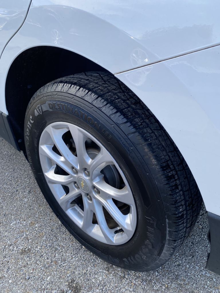 Photo 8 of this CHEVROLET EQUINOX