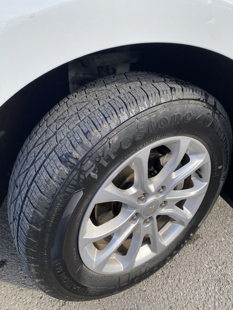 Photo 10 of this CHEVROLET EQUINOX