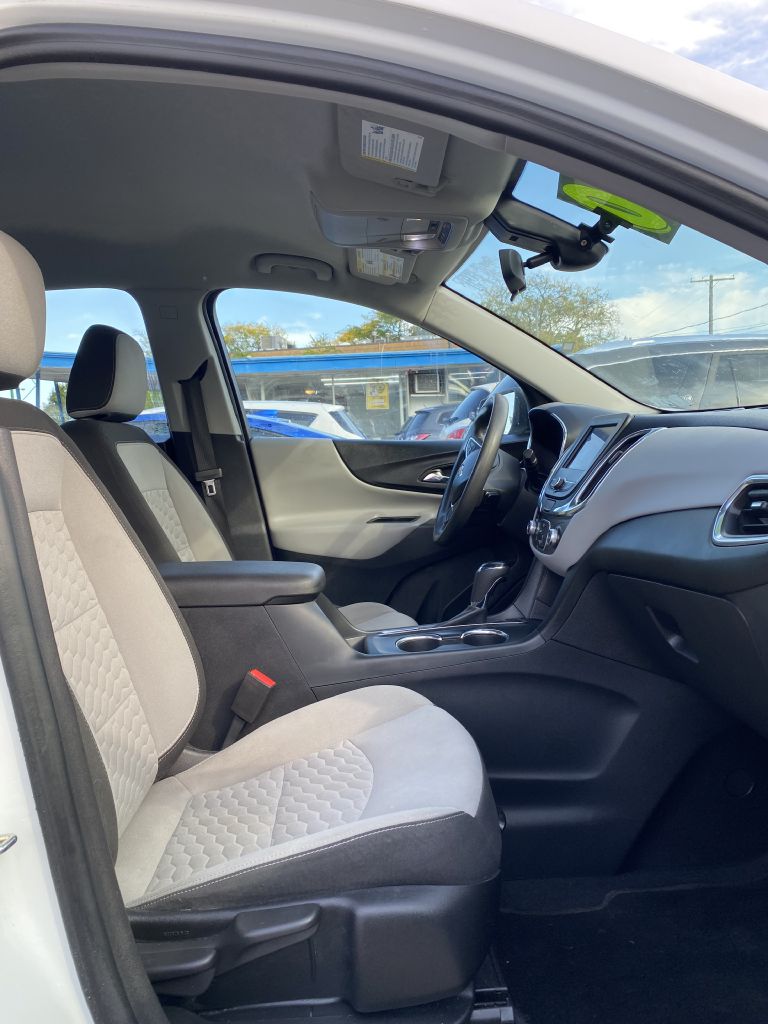Photo 11 of this CHEVROLET EQUINOX