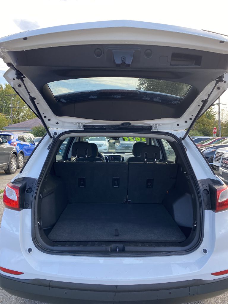Photo 13 of this CHEVROLET EQUINOX