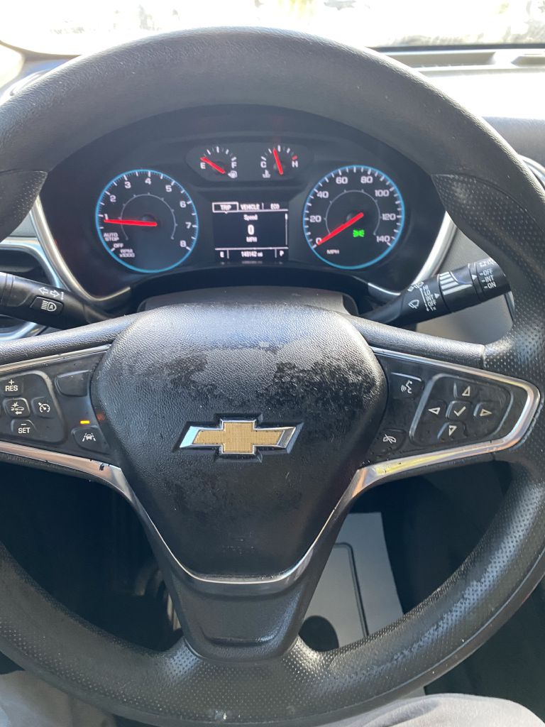 Photo 9 of this CHEVROLET EQUINOX