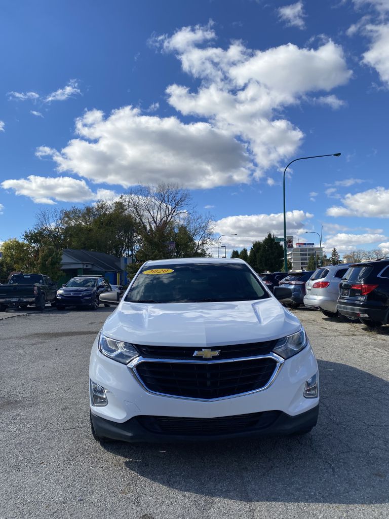 Photo 2 of this CHEVROLET EQUINOX