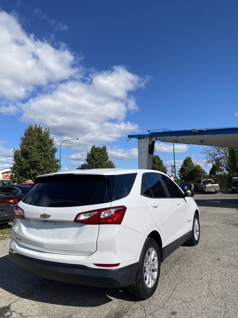 Photo 3 of this CHEVROLET EQUINOX