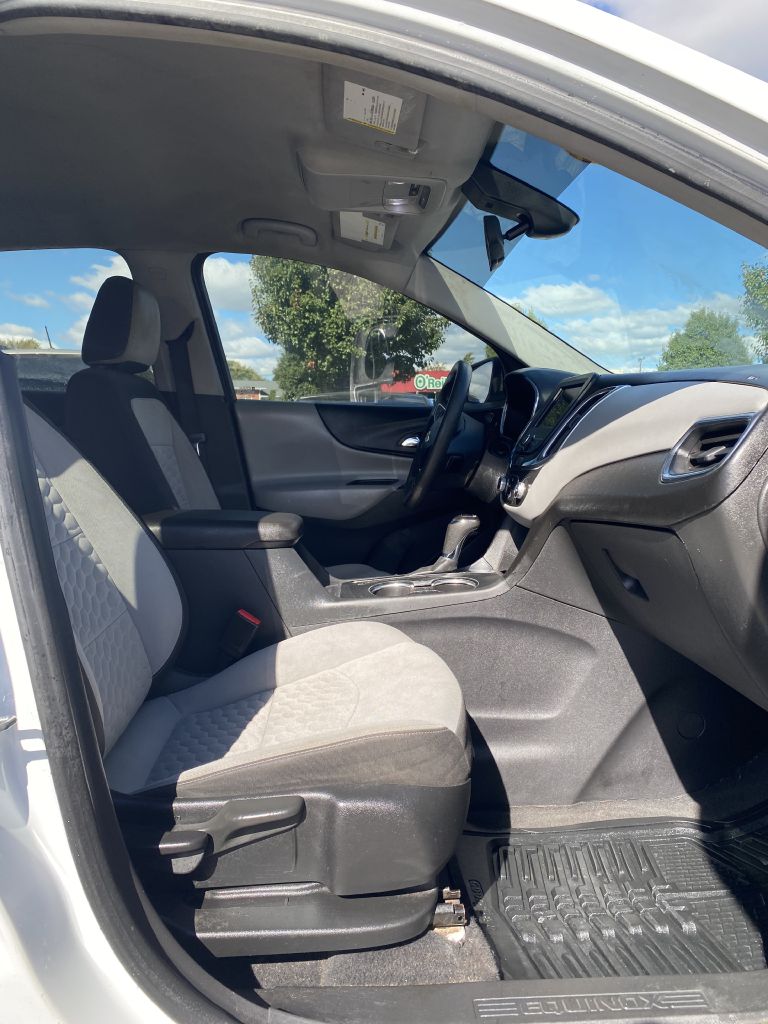 Photo 14 of this CHEVROLET EQUINOX