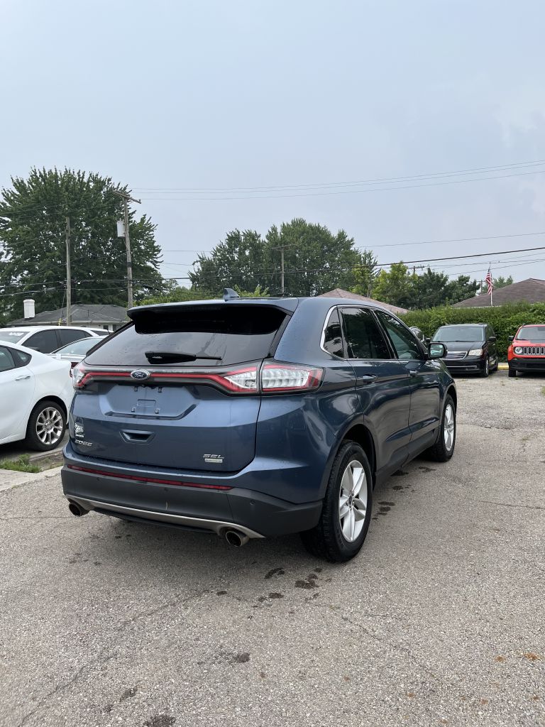 Photo 6 of this FORD EDGE