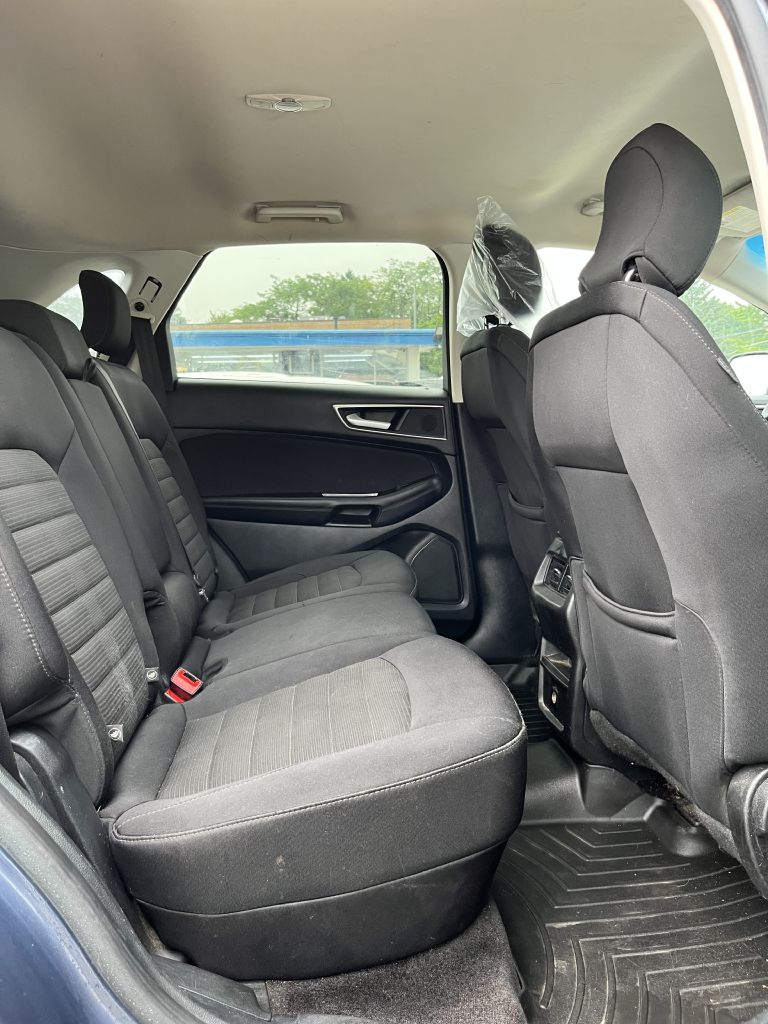 Photo 9 of this FORD EDGE