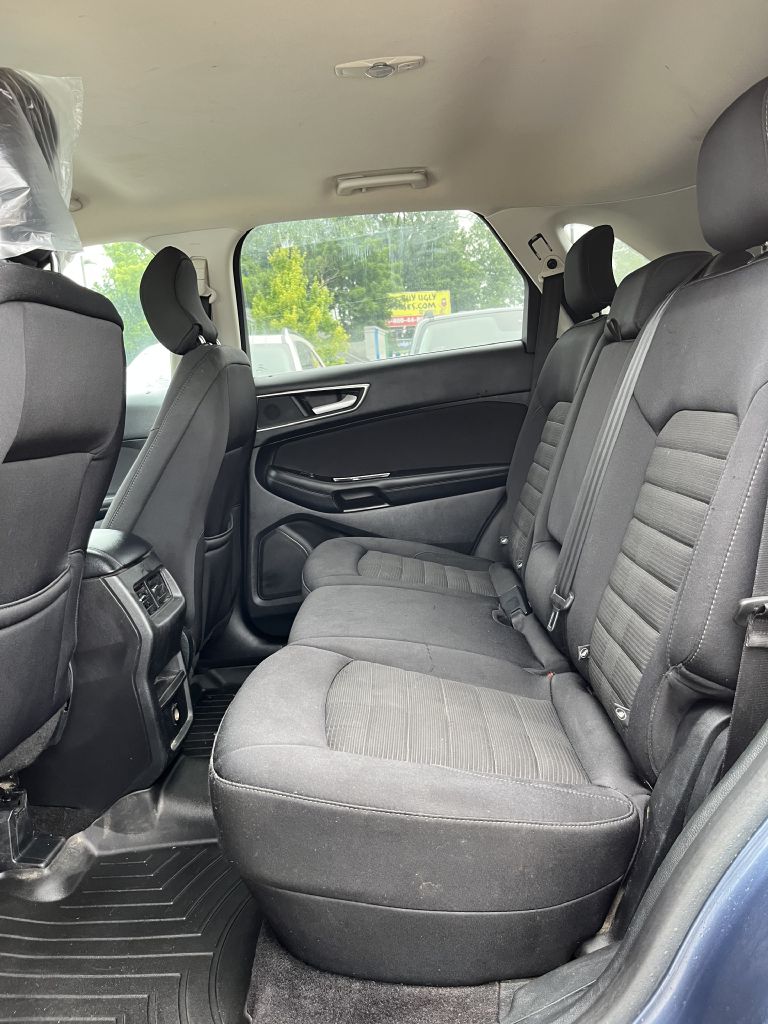 Photo 12 of this FORD EDGE