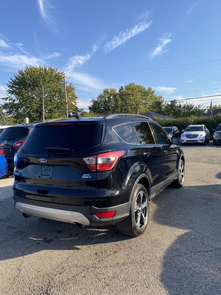 Photo 6 of this FORD ESCAPE