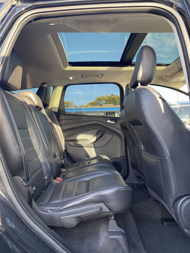 Photo 13 of this FORD ESCAPE