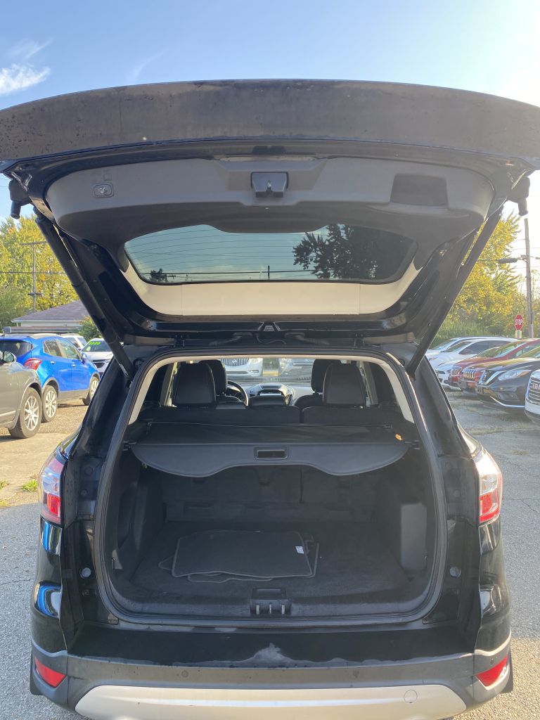 Photo 14 of this FORD ESCAPE