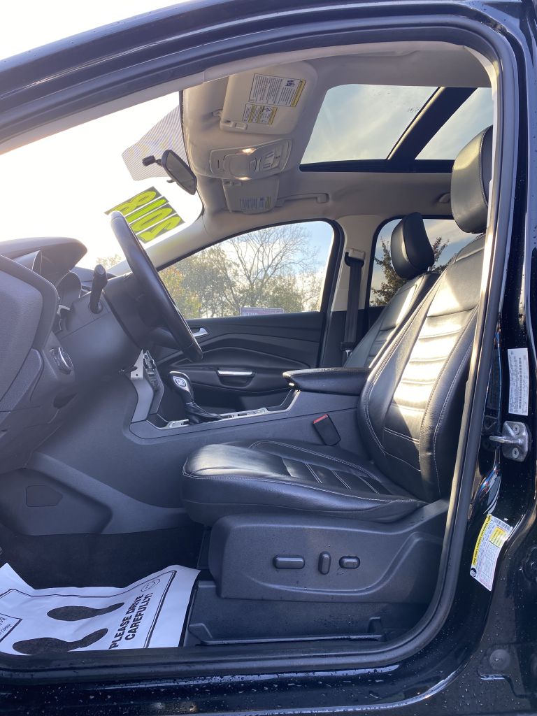 Photo 16 of this FORD ESCAPE