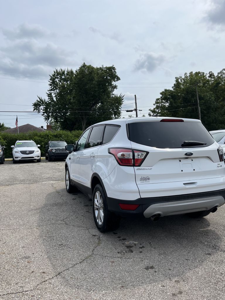 Photo 4 of this FORD ESCAPE