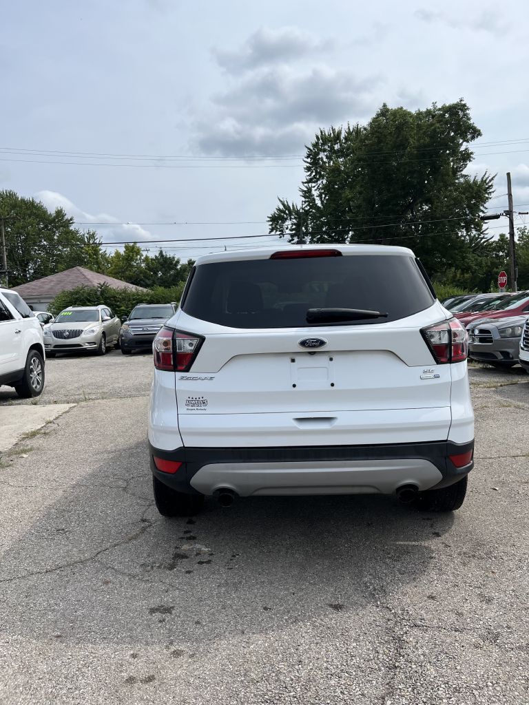 Photo 5 of this FORD ESCAPE
