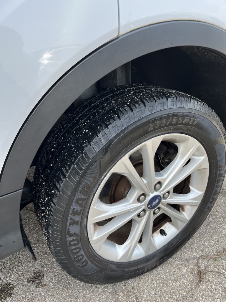 Photo 8 of this FORD ESCAPE
