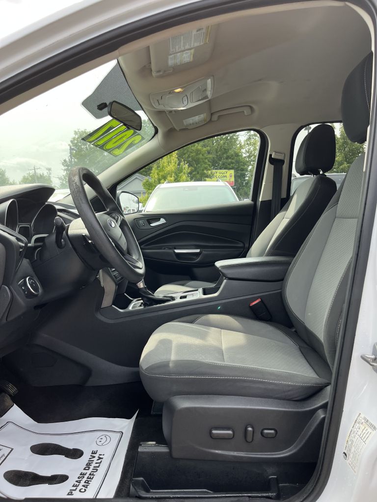 Photo 15 of this FORD ESCAPE