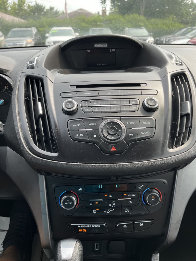 Photo 16 of this FORD ESCAPE