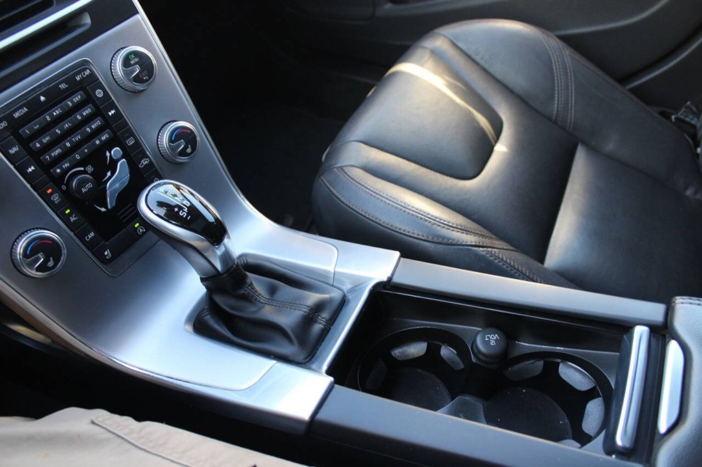 Photo 15 of this VOLVO V60 CROSS COUNT