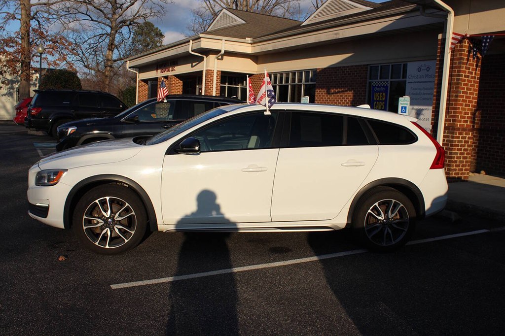 Photo 6 of this VOLVO V60 CROSS COUNT
