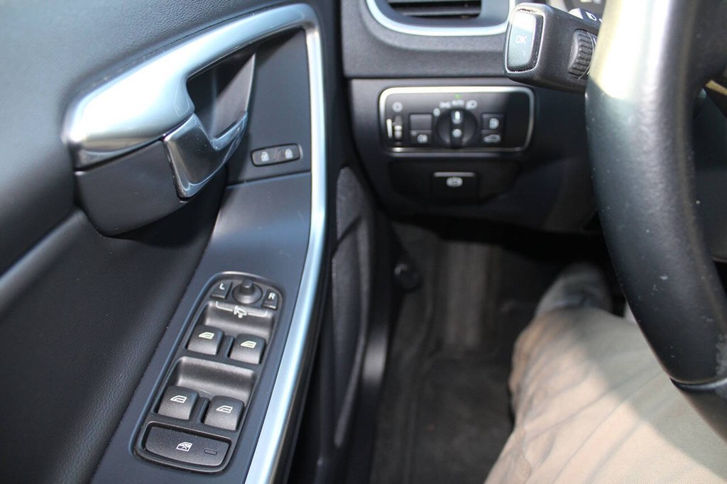 Photo 13 of this VOLVO V60 CROSS COUNT