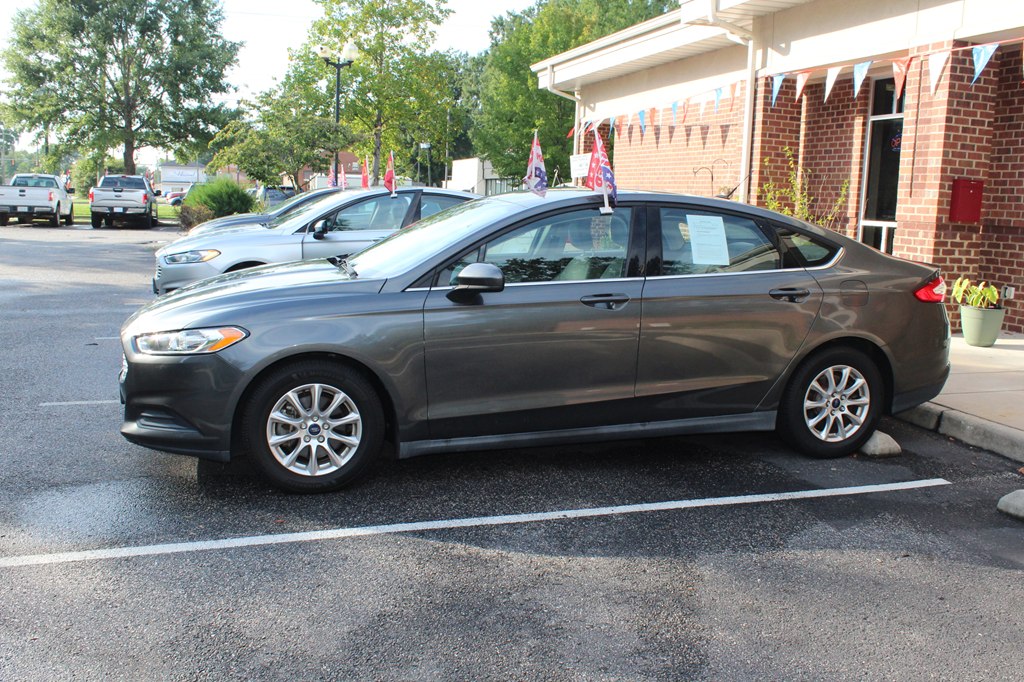 Photo 3 of this FORD FUSION