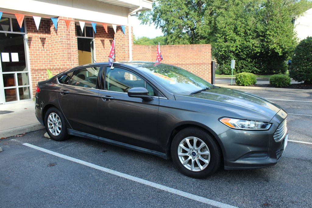 Photo 7 of this FORD FUSION
