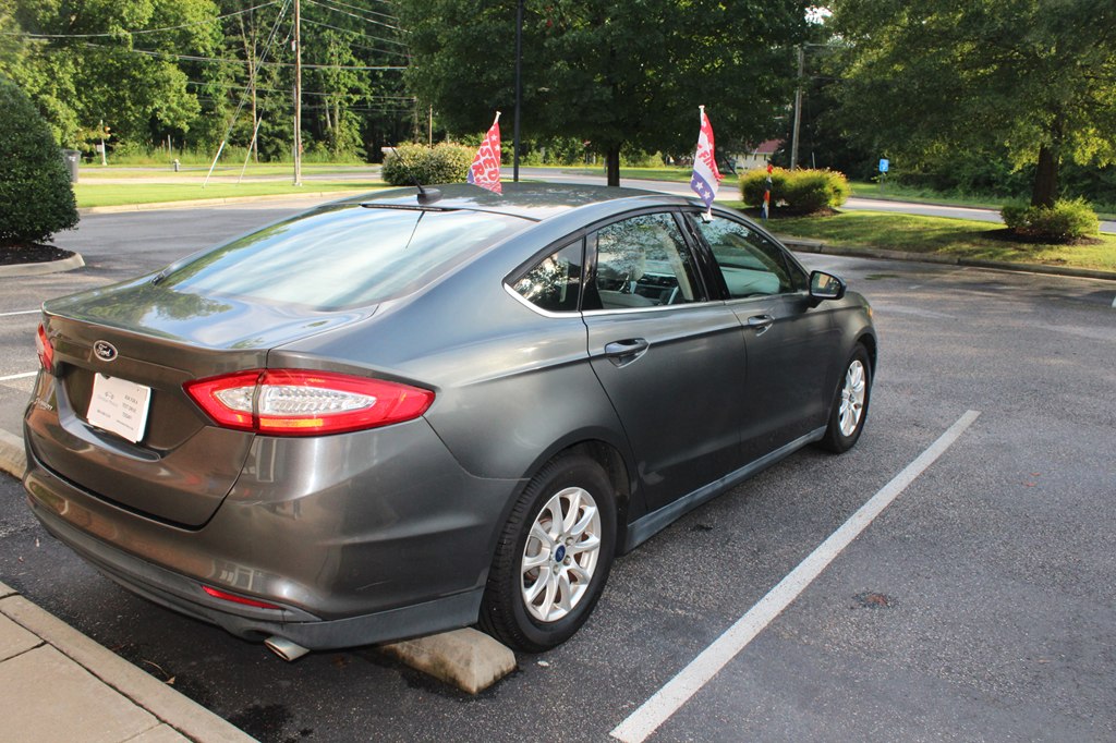 Photo 6 of this FORD FUSION