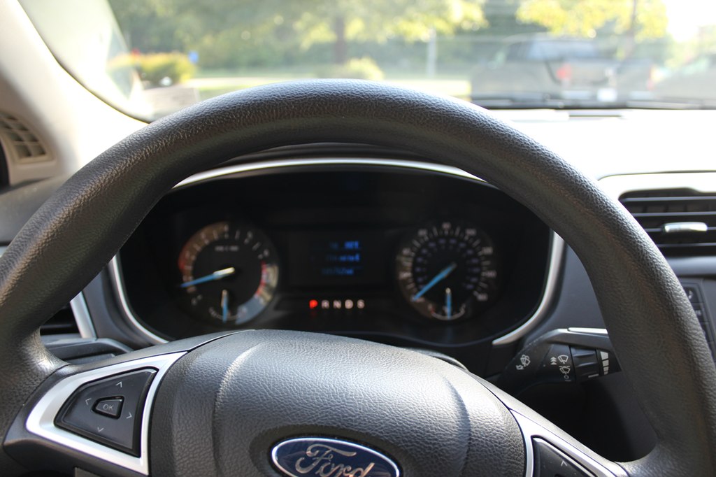 Photo 12 of this FORD FUSION