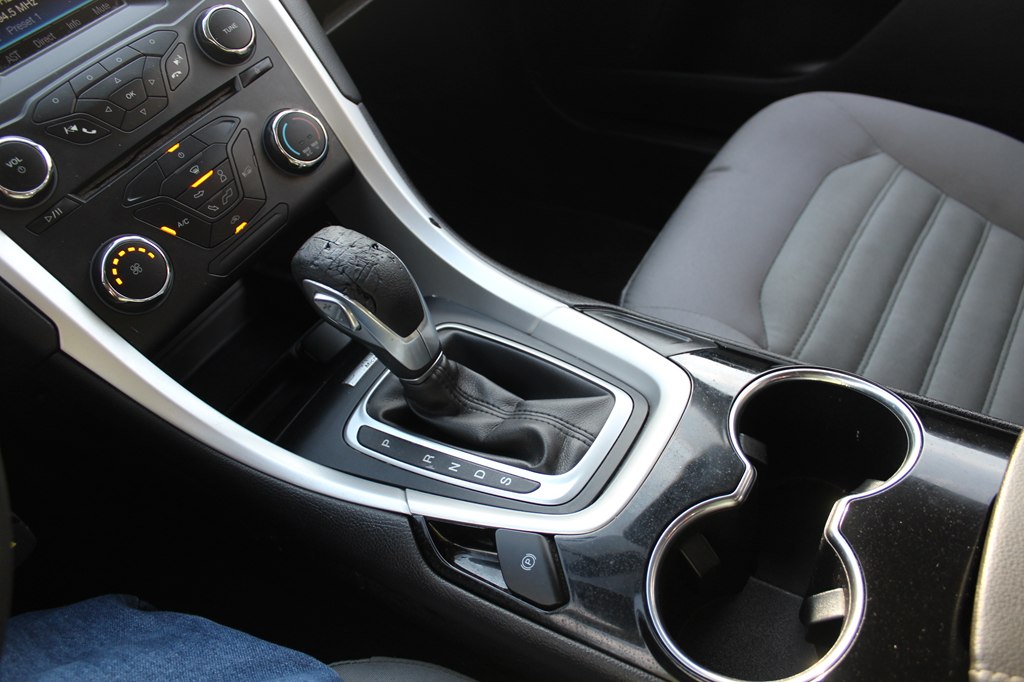 Photo 18 of this FORD FUSION