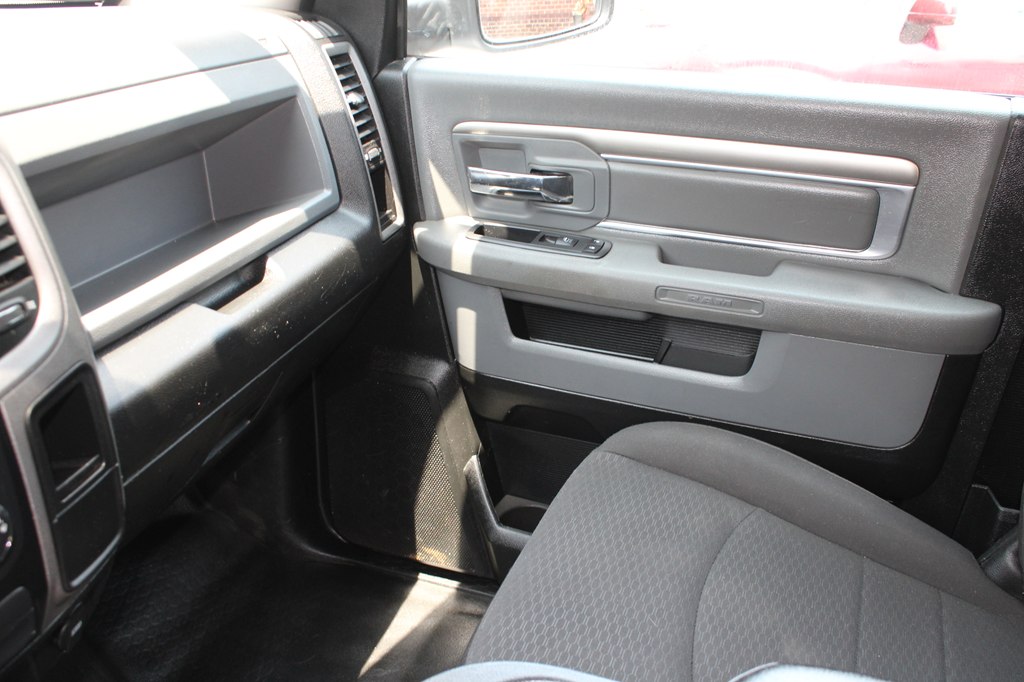 Photo 14 of this RAM 1500 CLASSIC