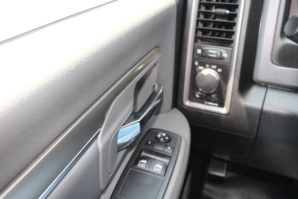 Photo 11 of this RAM 1500 CLASSIC