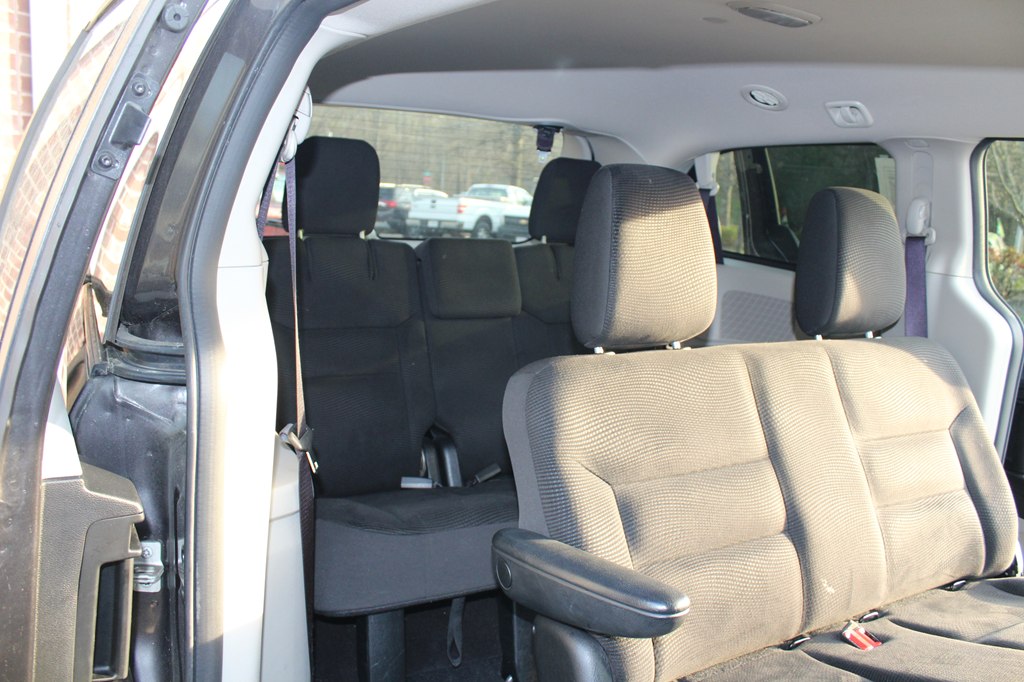 Photo 12 of this DODGE GRAND CARAVAN